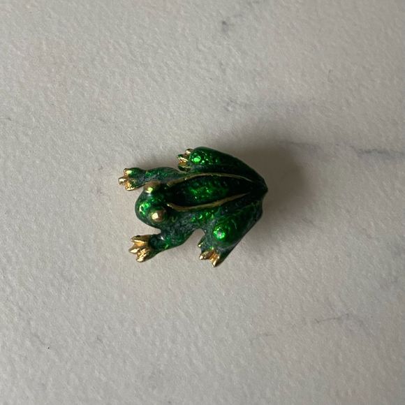 Vintage Green and Gold Enamel Frog Pin - Picture 9 of 10